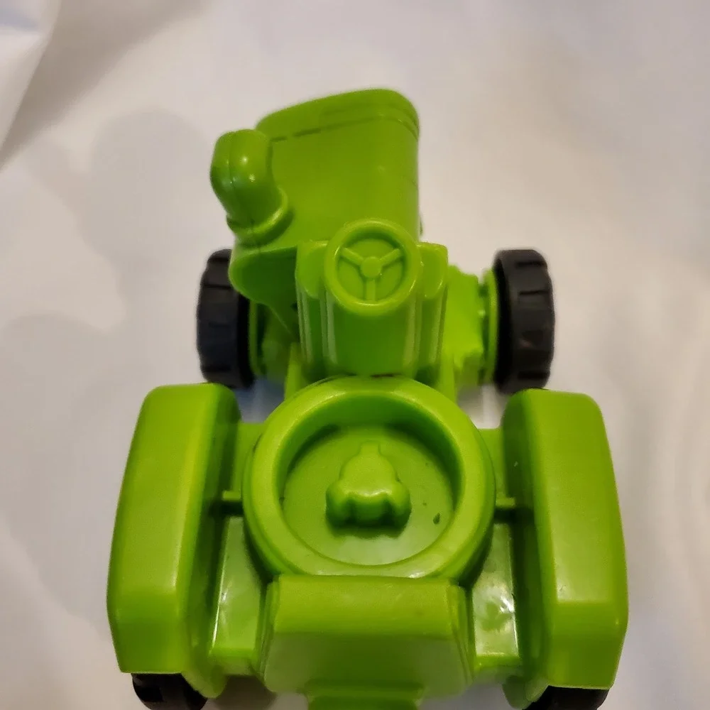 Fisher Price Little People Helpful Harvest Tractor‎ Mattel Green Movable